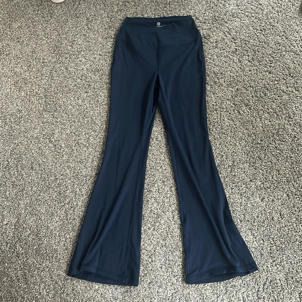 90 degrees flare leggings